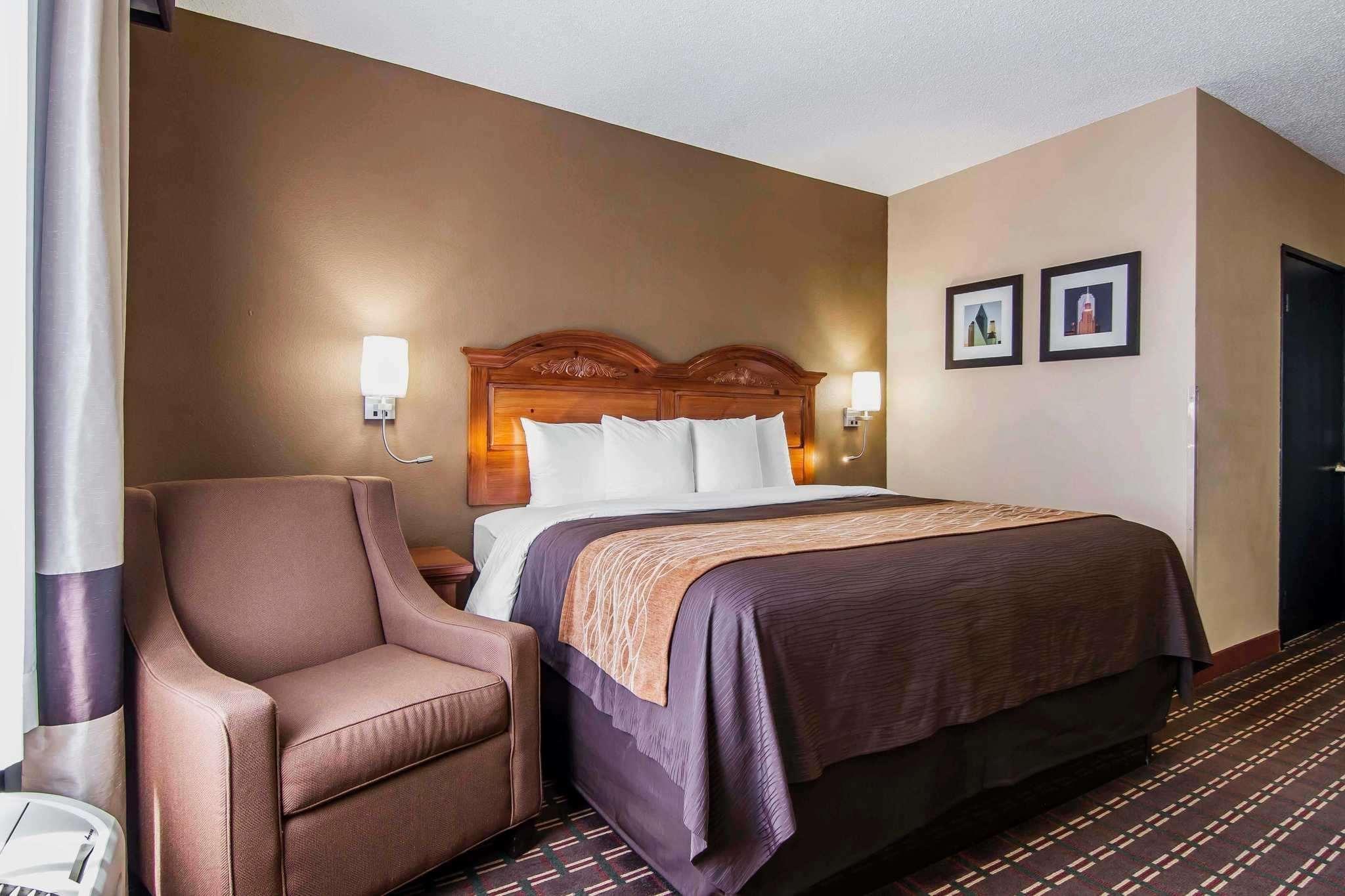 Quality Inn & Suites I-35 E-Walnut Hill Dallas Esterno foto