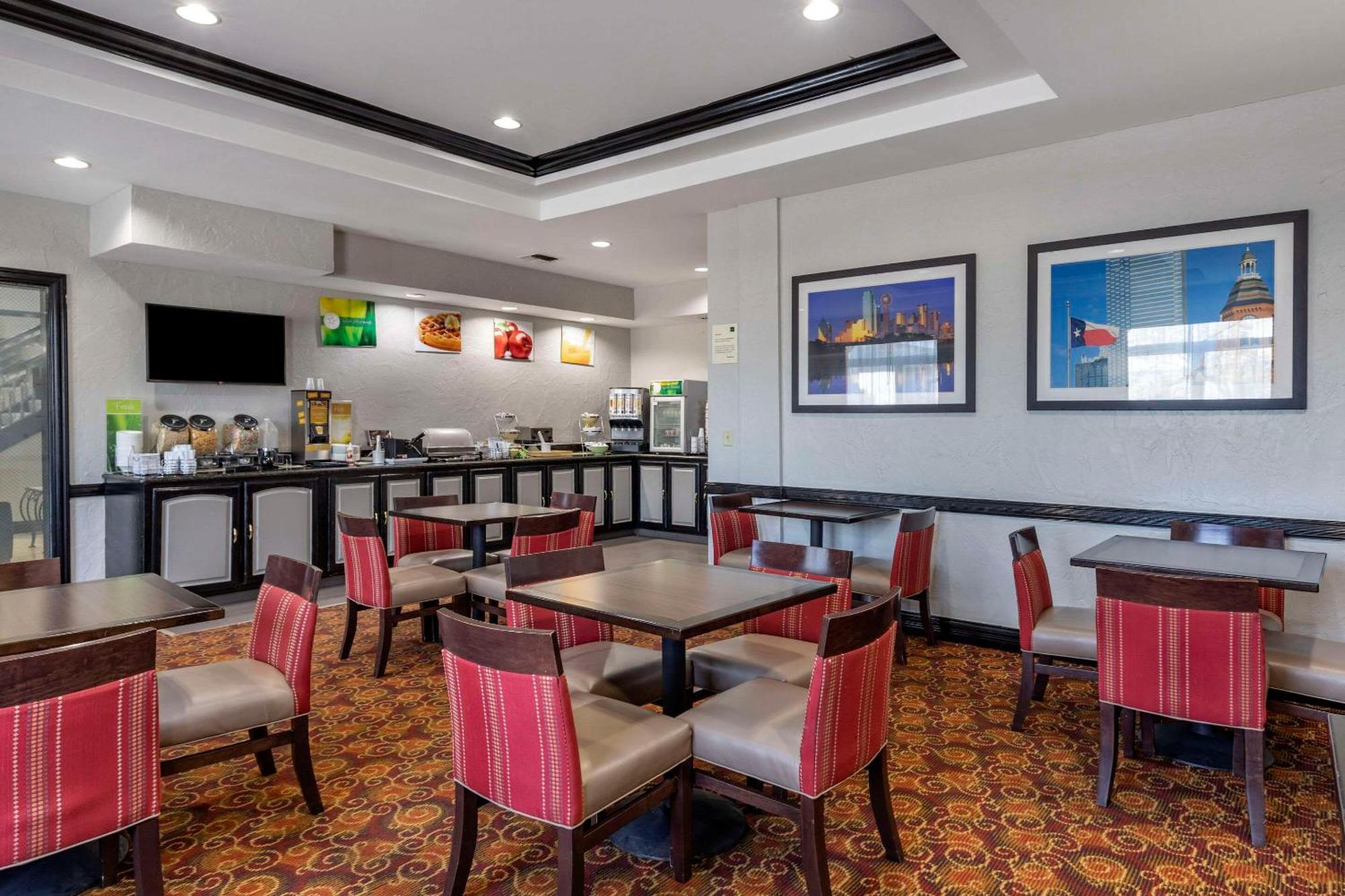 Quality Inn & Suites I-35 E-Walnut Hill Dallas Esterno foto