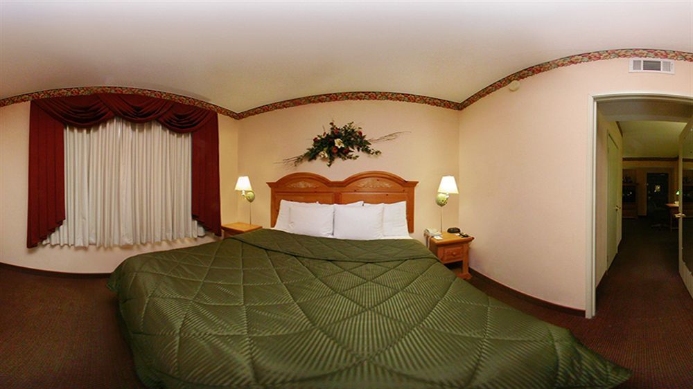 Quality Inn & Suites I-35 E-Walnut Hill Dallas Esterno foto