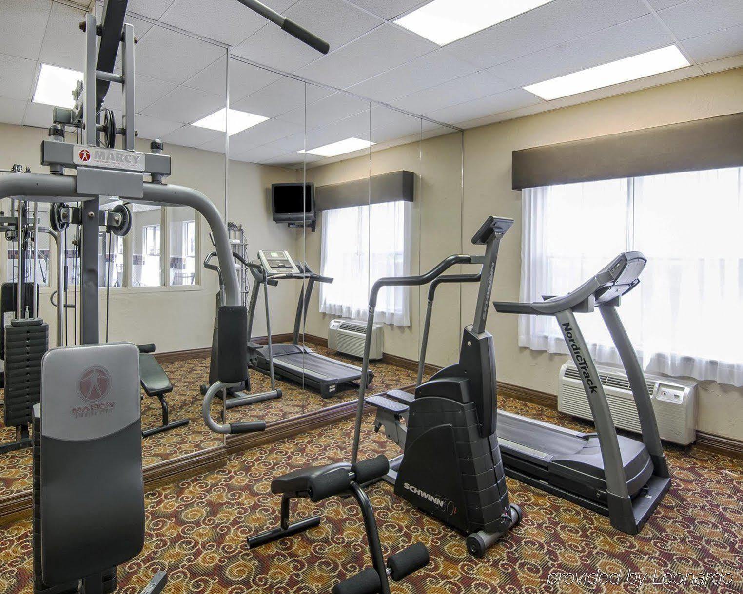 Quality Inn & Suites I-35 E-Walnut Hill Dallas Esterno foto