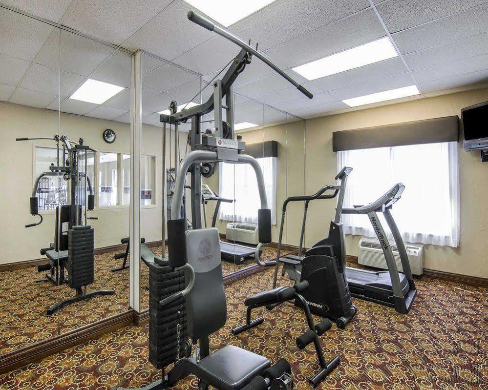 Quality Inn & Suites I-35 E-Walnut Hill Dallas Esterno foto