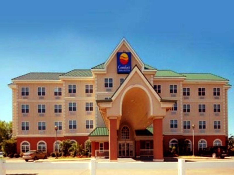 Quality Inn & Suites I-35 E-Walnut Hill Dallas Esterno foto